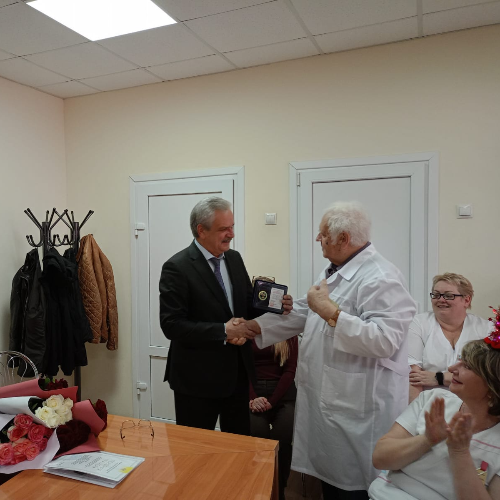 Профсоюз наградил Нагрудным знаком 